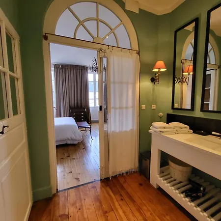 L'intemporelle Bed & Breakfast Bagnères-de-Bigorre