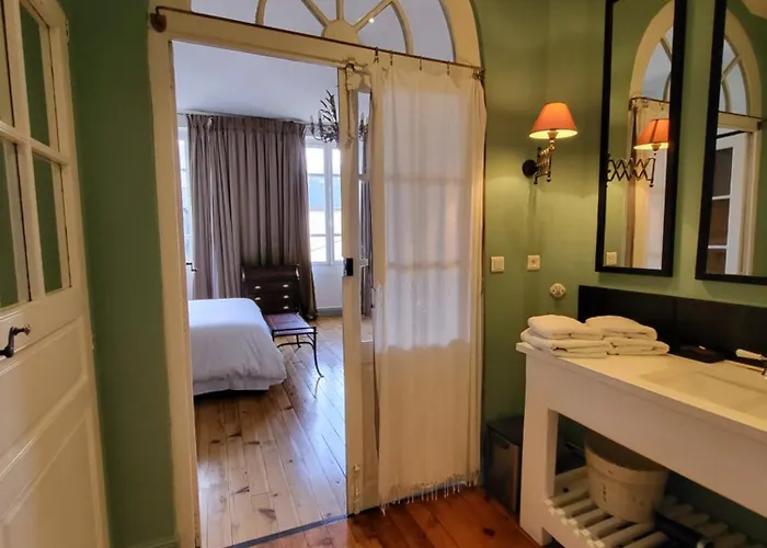 L'intemporelle Panzió Bagnères-de-Bigorre