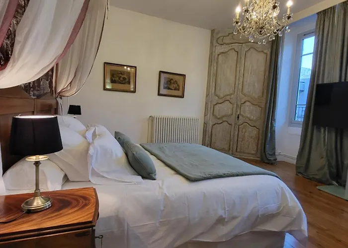 L'intemporelle Panzió Bagnères-de-Bigorre