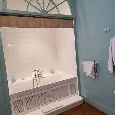 فندق مبيت وإفطار L'intemporelle Bagnères-de-Bigorre