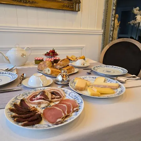 فندق مبيت وإفطار L'intemporelle Bagnères-de-Bigorre