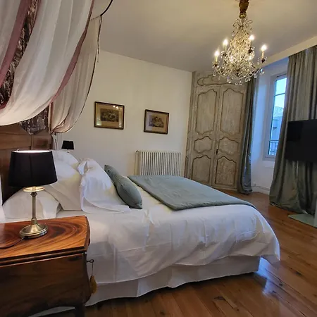 L'intemporelle فندق مبيت وإفطار Bagnères-de-Bigorre
